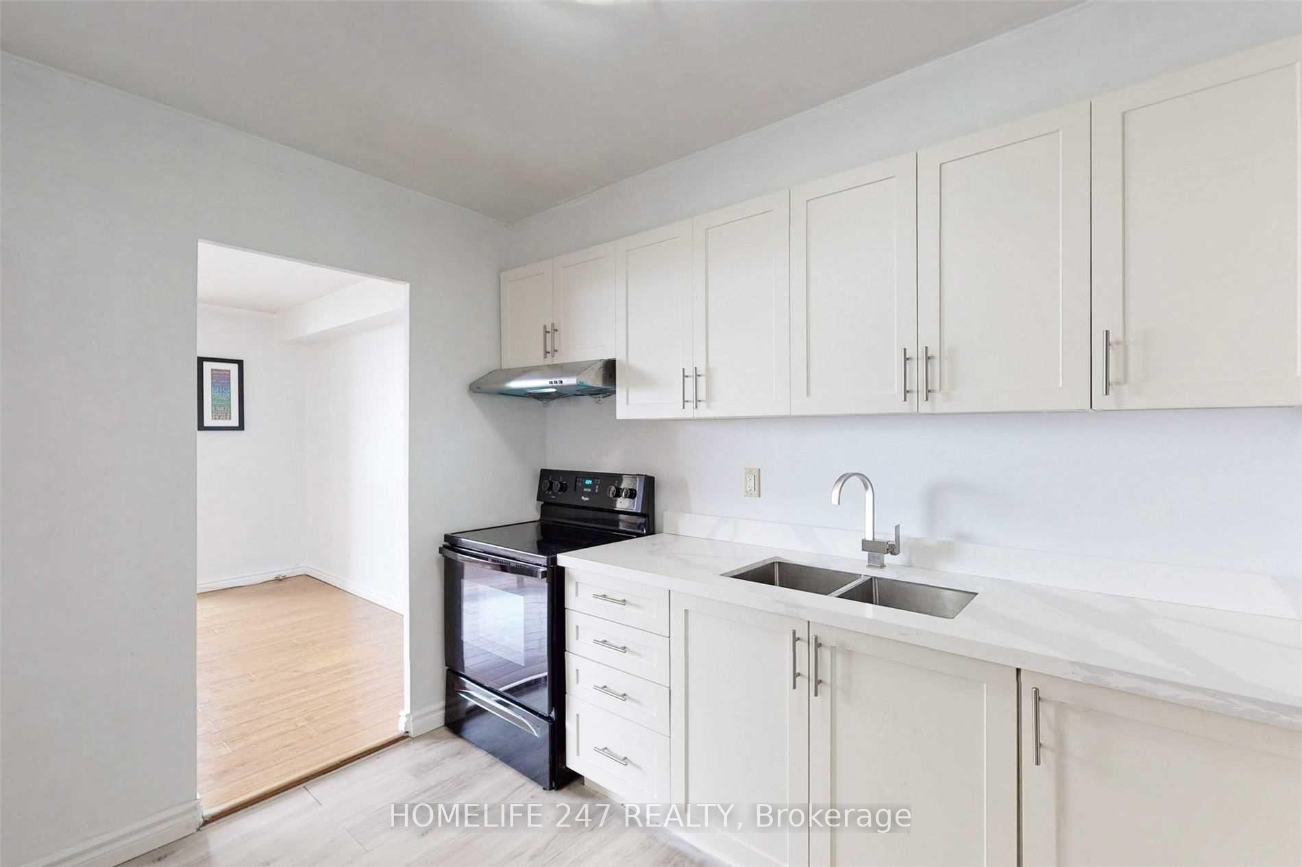 Photo 4 of Unit 2003, 5 Massey Square, Toronto, Crescent Town — HOMEH