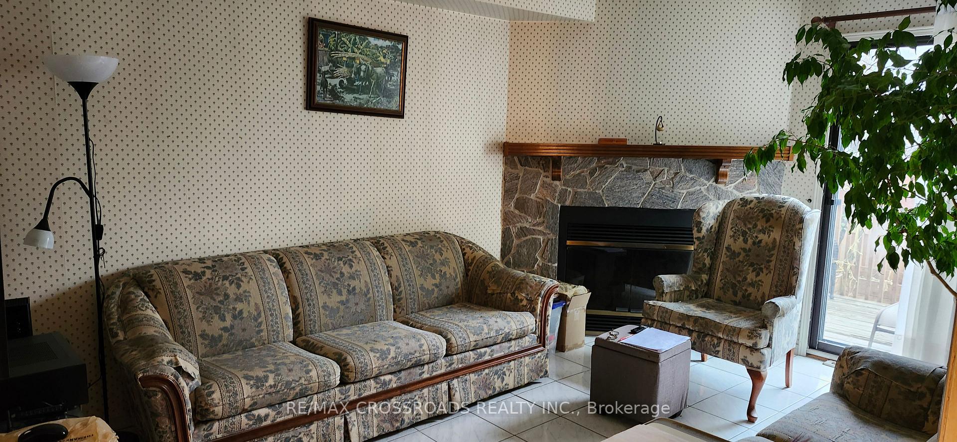 Photo 9 of 50 McInnes Crescent, Scarborough, Rouge — HOMEH