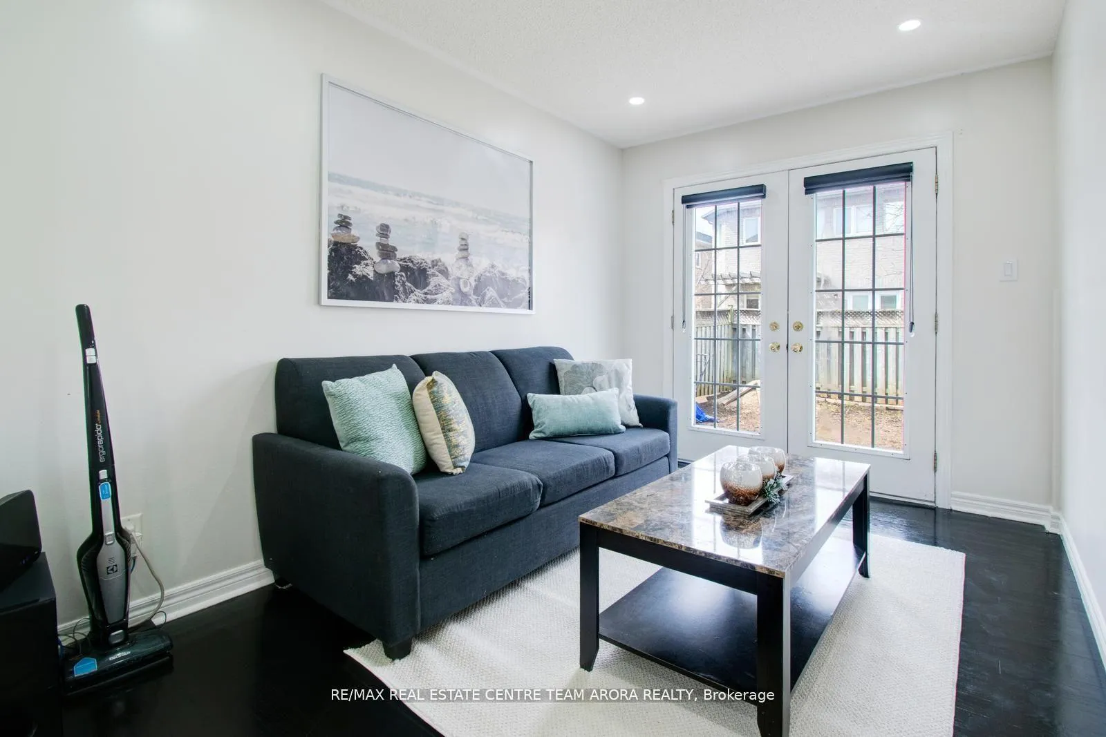 Photo 9 of 25 Sweet Briar Lane, Brampton, Snelgrove — HOMEH