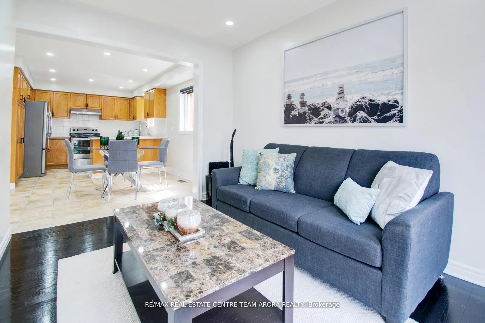Photo 10 of 25 Sweet Briar Lane, Brampton, Snelgrove — HOMEH