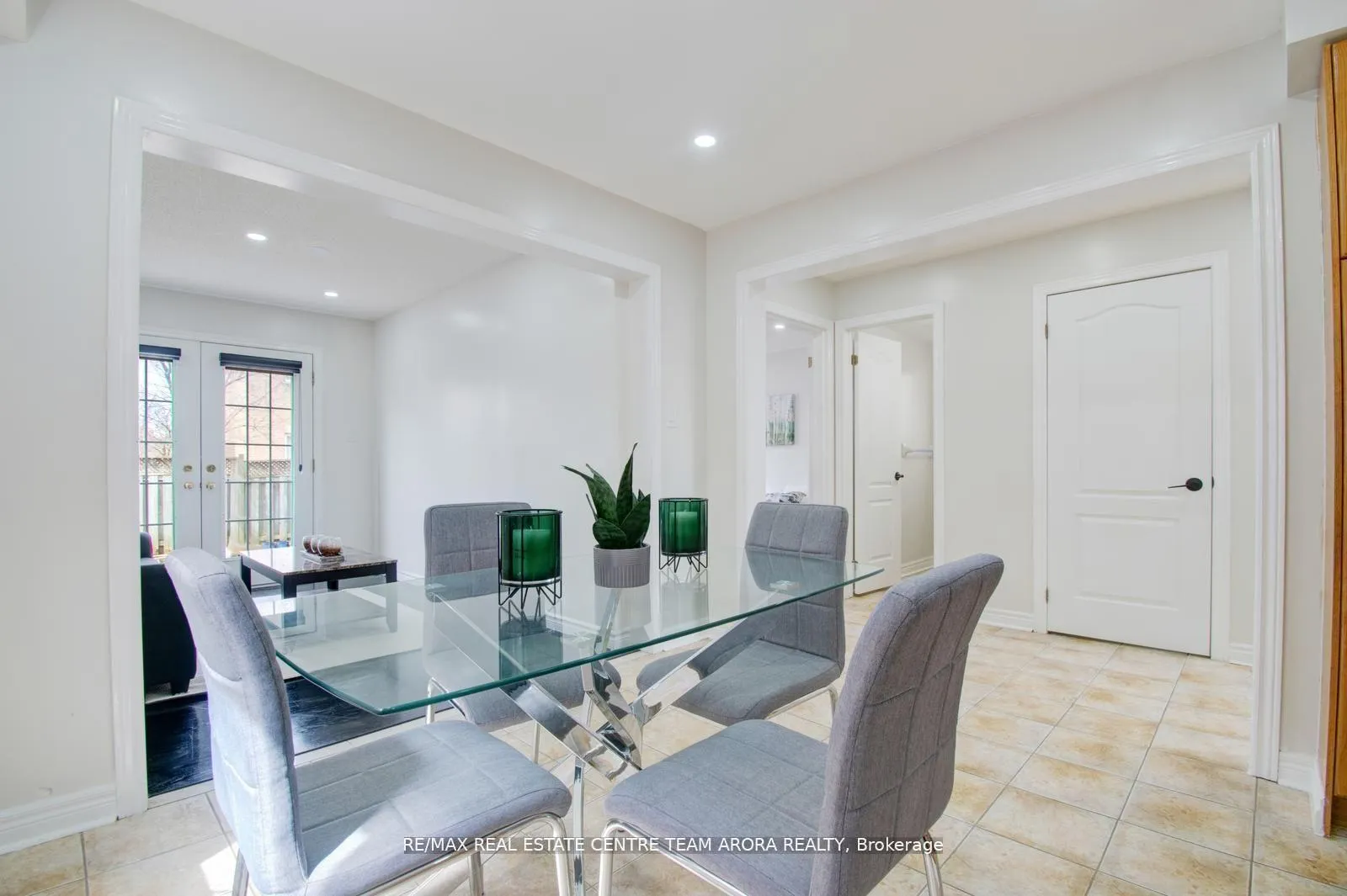 Photo 11 of 25 Sweet Briar Lane, Brampton, Snelgrove — HOMEH