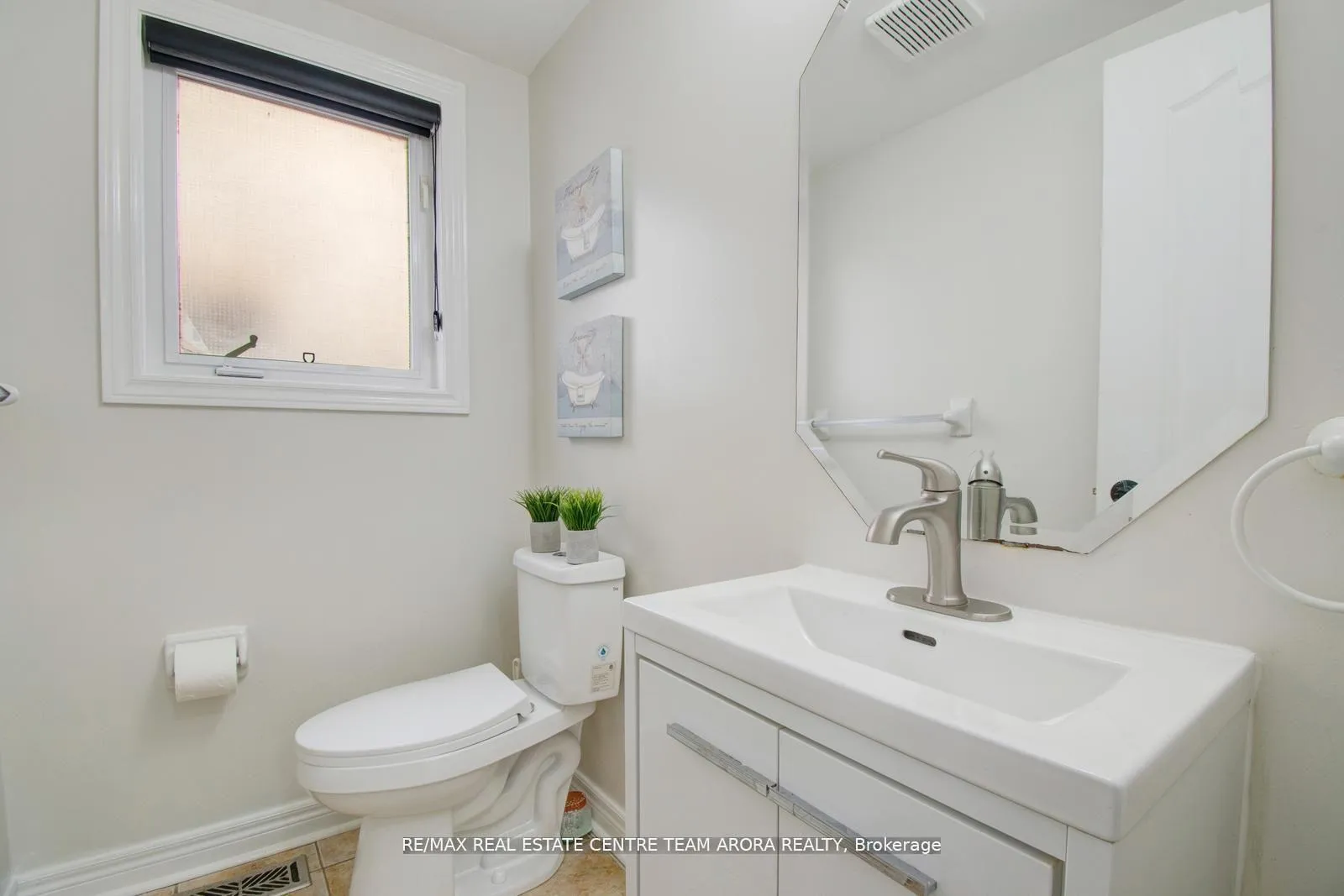 Photo 18 of 25 Sweet Briar Lane, Brampton, Snelgrove — HOMEH