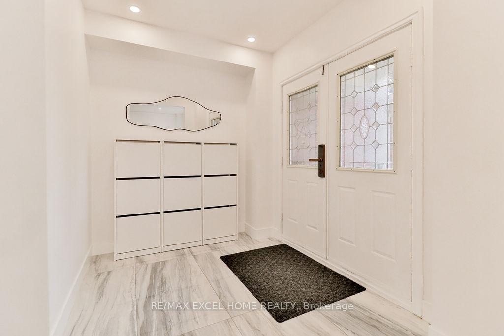 Photo 3 of 31 Josiah Court, Markham, Buttonville — HOMEH