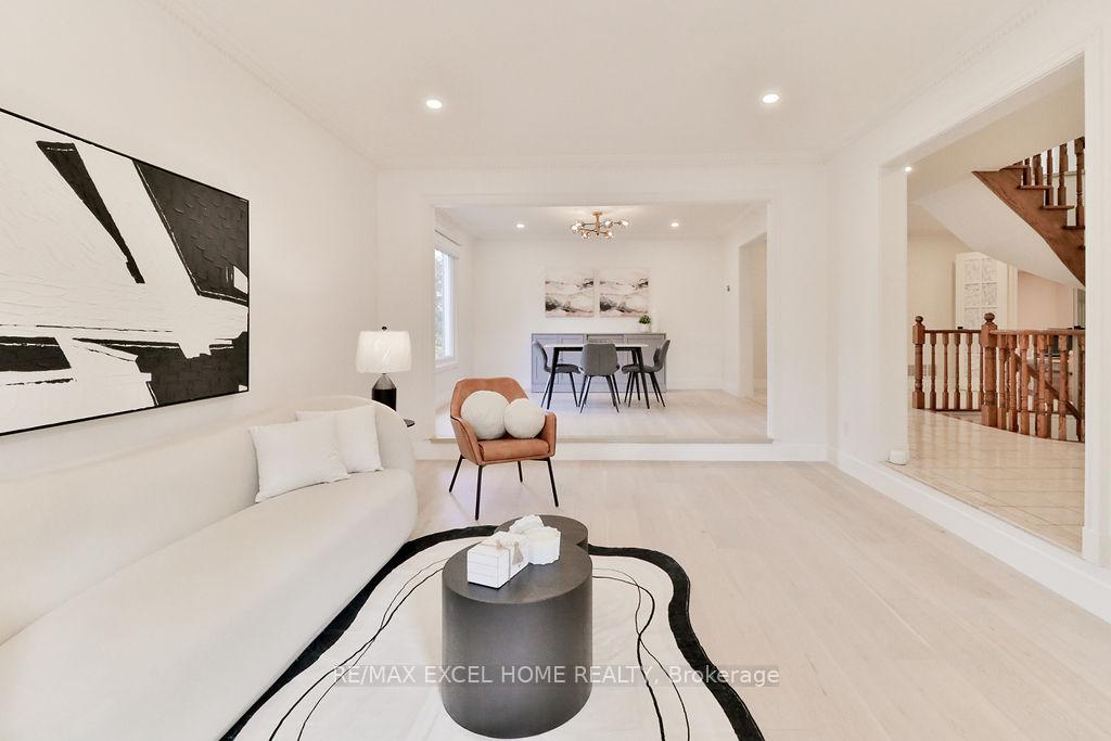 Photo 5 of 31 Josiah Court, Markham, Buttonville — HOMEH
