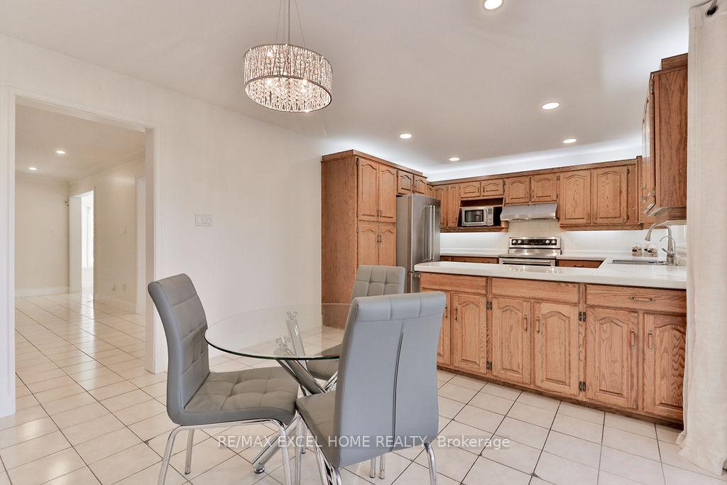 Photo 9 of 31 Josiah Court, Markham, Buttonville — HOMEH