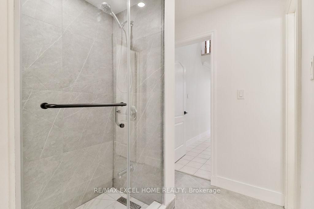Photo 12 of 31 Josiah Court, Markham, Buttonville — HOMEH