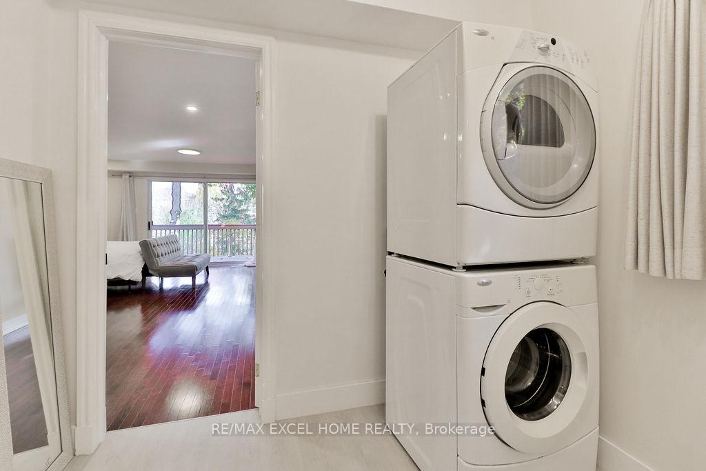 Photo 13 of 31 Josiah Court, Markham, Buttonville — HOMEH