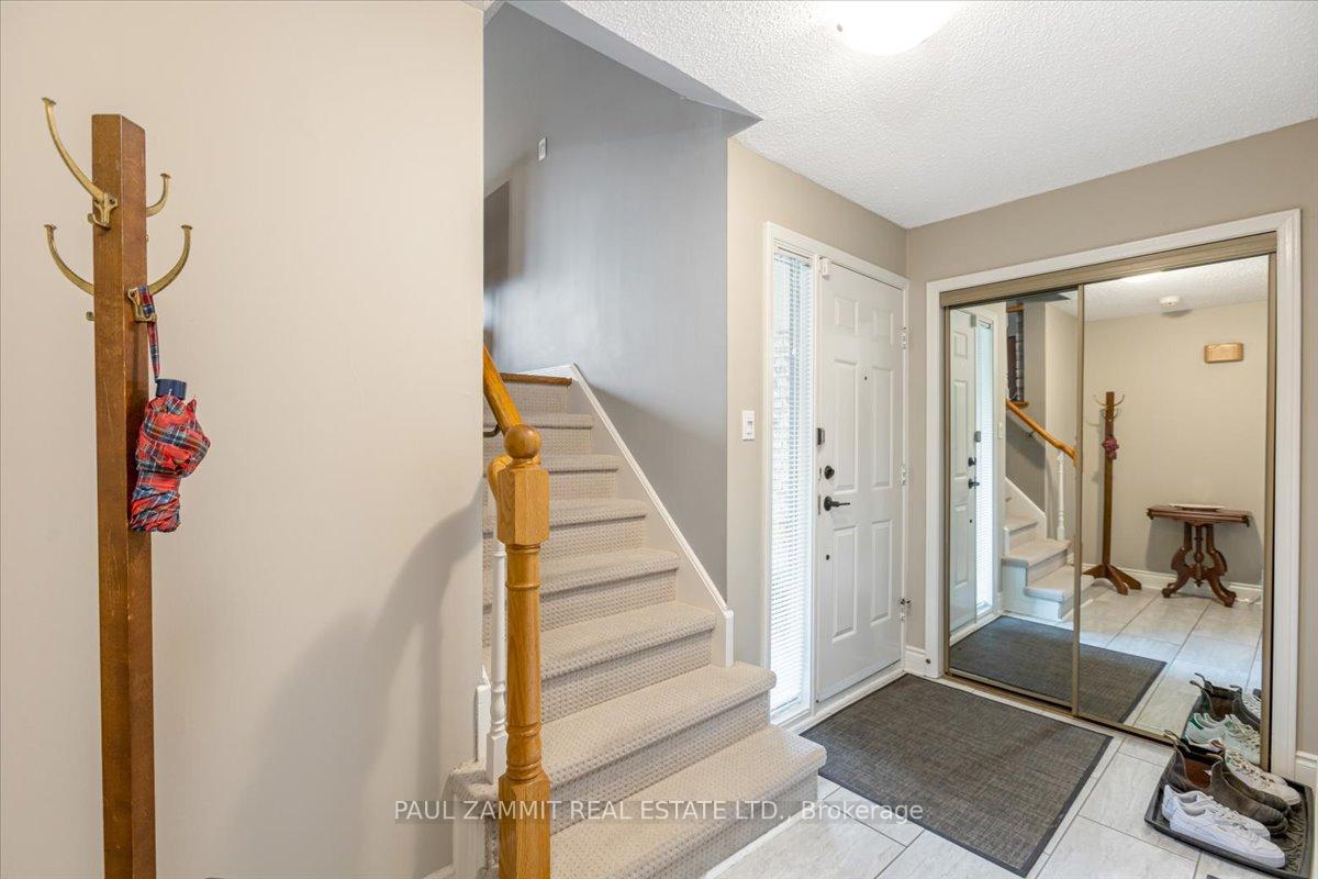 Photo 4 of 43 Mckelvey Drive, Markham, Aileen-Willowbrook — HOMEH