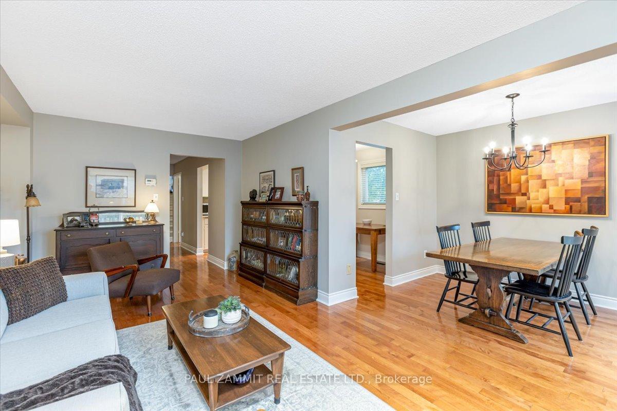 Photo 6 of 43 Mckelvey Drive, Markham, Aileen-Willowbrook — HOMEH