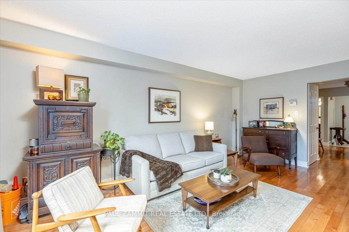 Photo 10 of 43 Mckelvey Drive, Markham, Aileen-Willowbrook — HOMEH