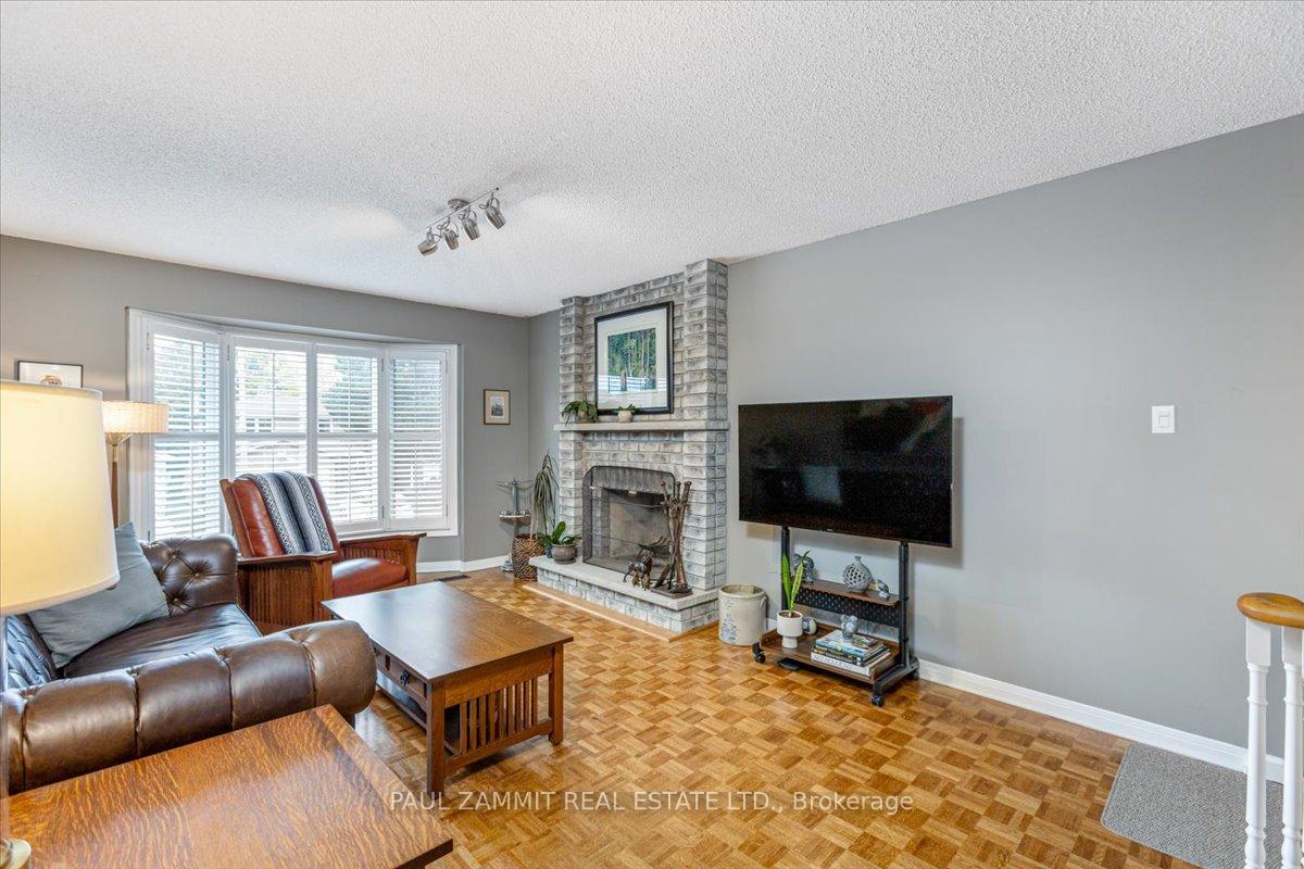 Photo 17 of 43 Mckelvey Drive, Markham, Aileen-Willowbrook — HOMEH