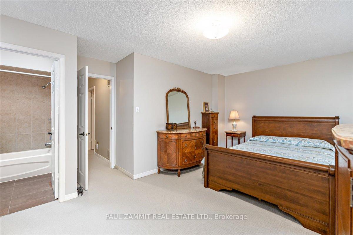 Photo 21 of 43 Mckelvey Drive, Markham, Aileen-Willowbrook — HOMEH