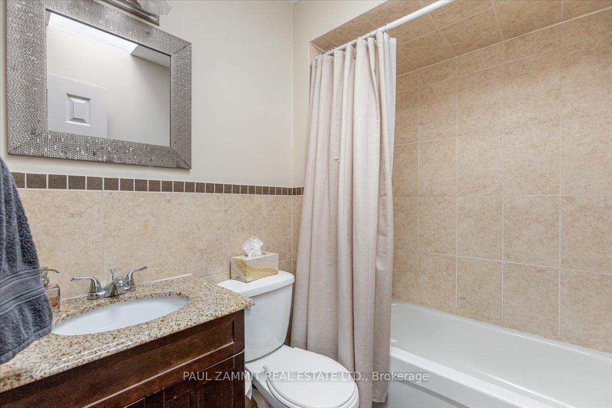 Photo 23 of 43 Mckelvey Drive, Markham, Aileen-Willowbrook — HOMEH