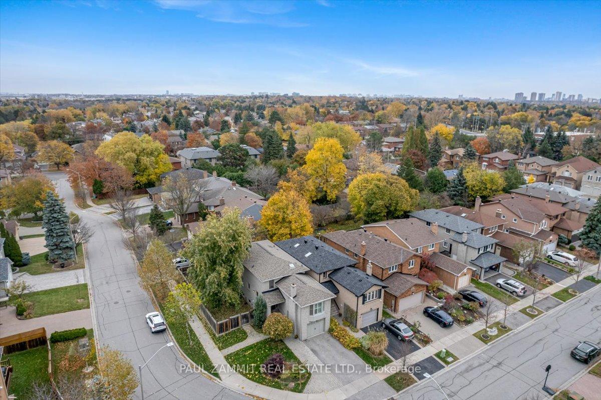 Photo 35 of 43 Mckelvey Drive, Markham, Aileen-Willowbrook — HOMEH