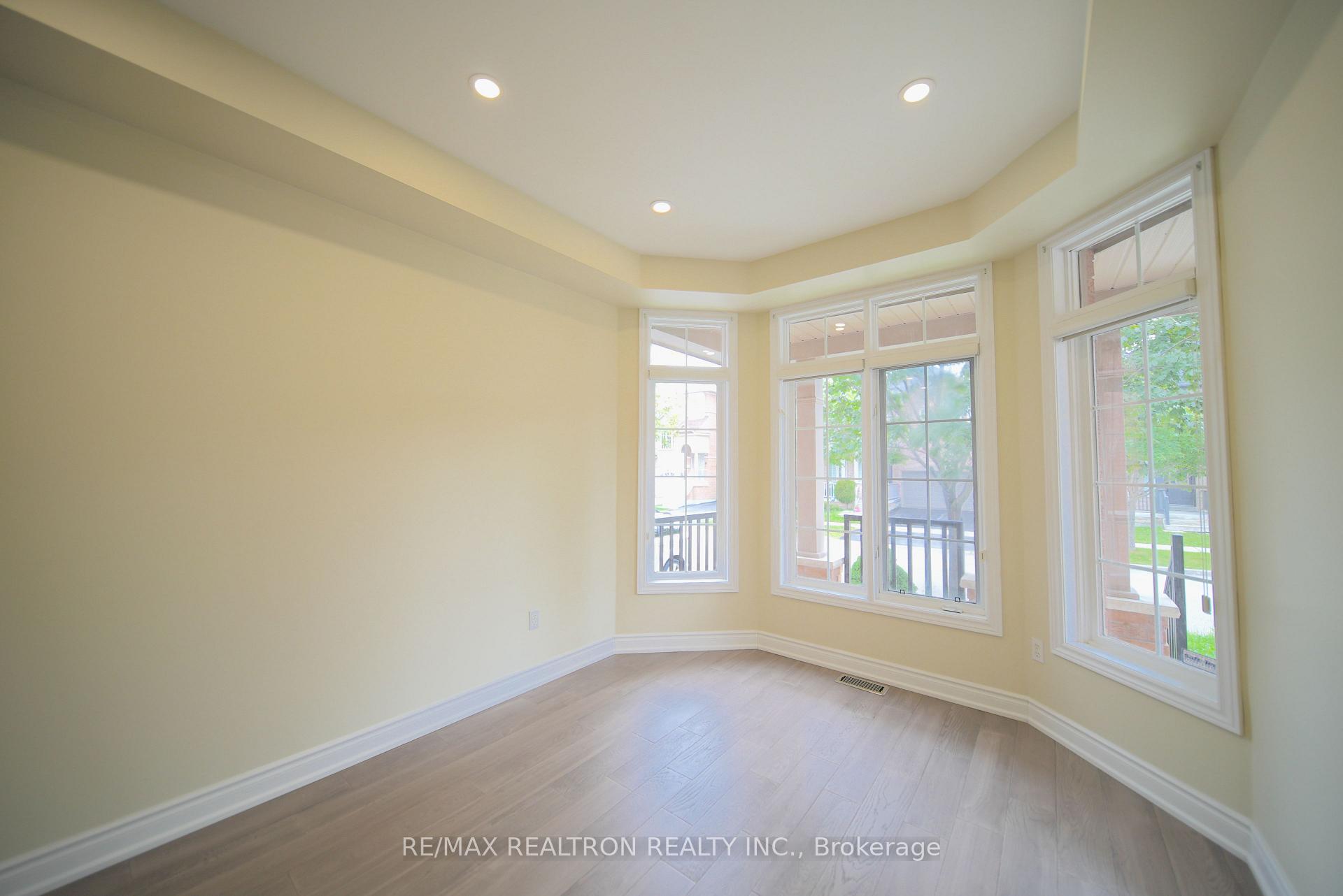 Photo 3 of 14 Russell Hill Road, Markham, Berczy — HOMEH