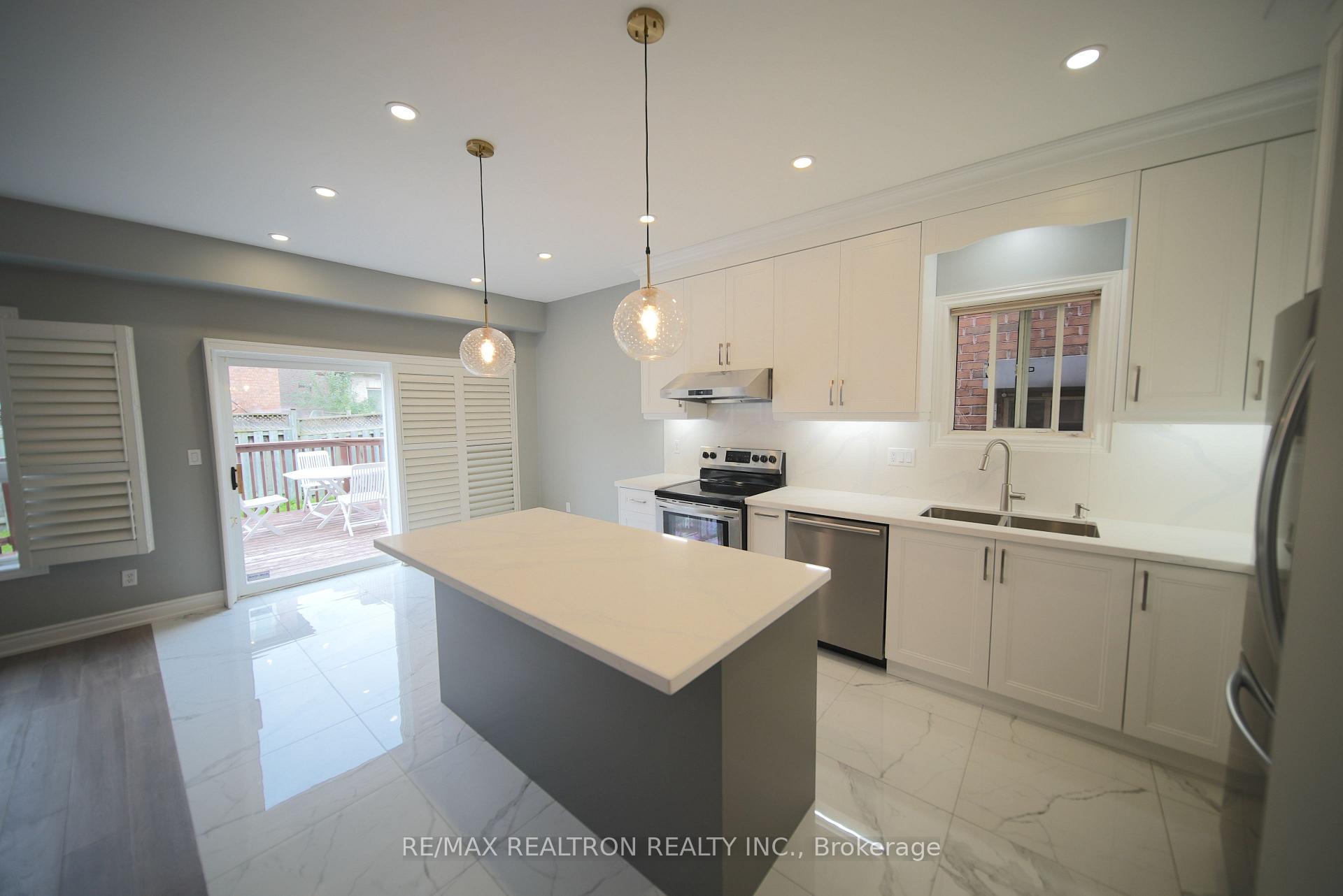 Photo 7 of 14 Russell Hill Road, Markham, Berczy — HOMEH
