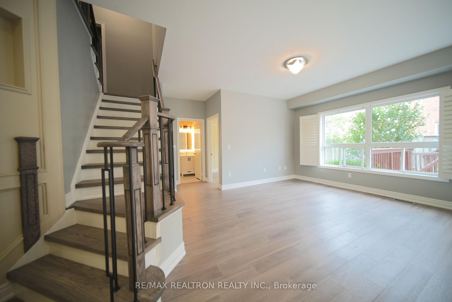 Photo 10 of 14 Russell Hill Road, Markham, Berczy — HOMEH