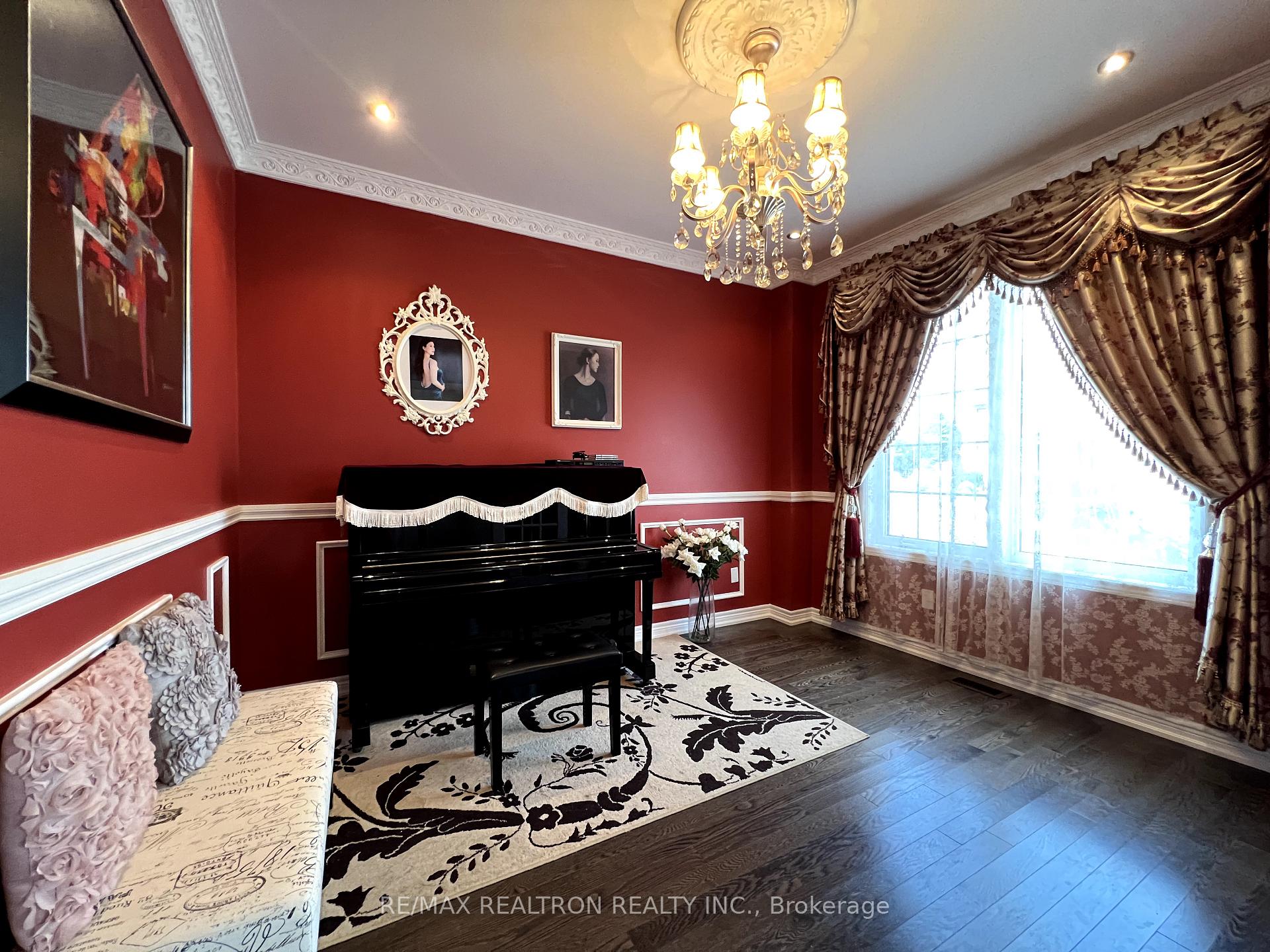 Photo 4 of 98 Greenspire Avenue, Markham, Wismer — HOMEH