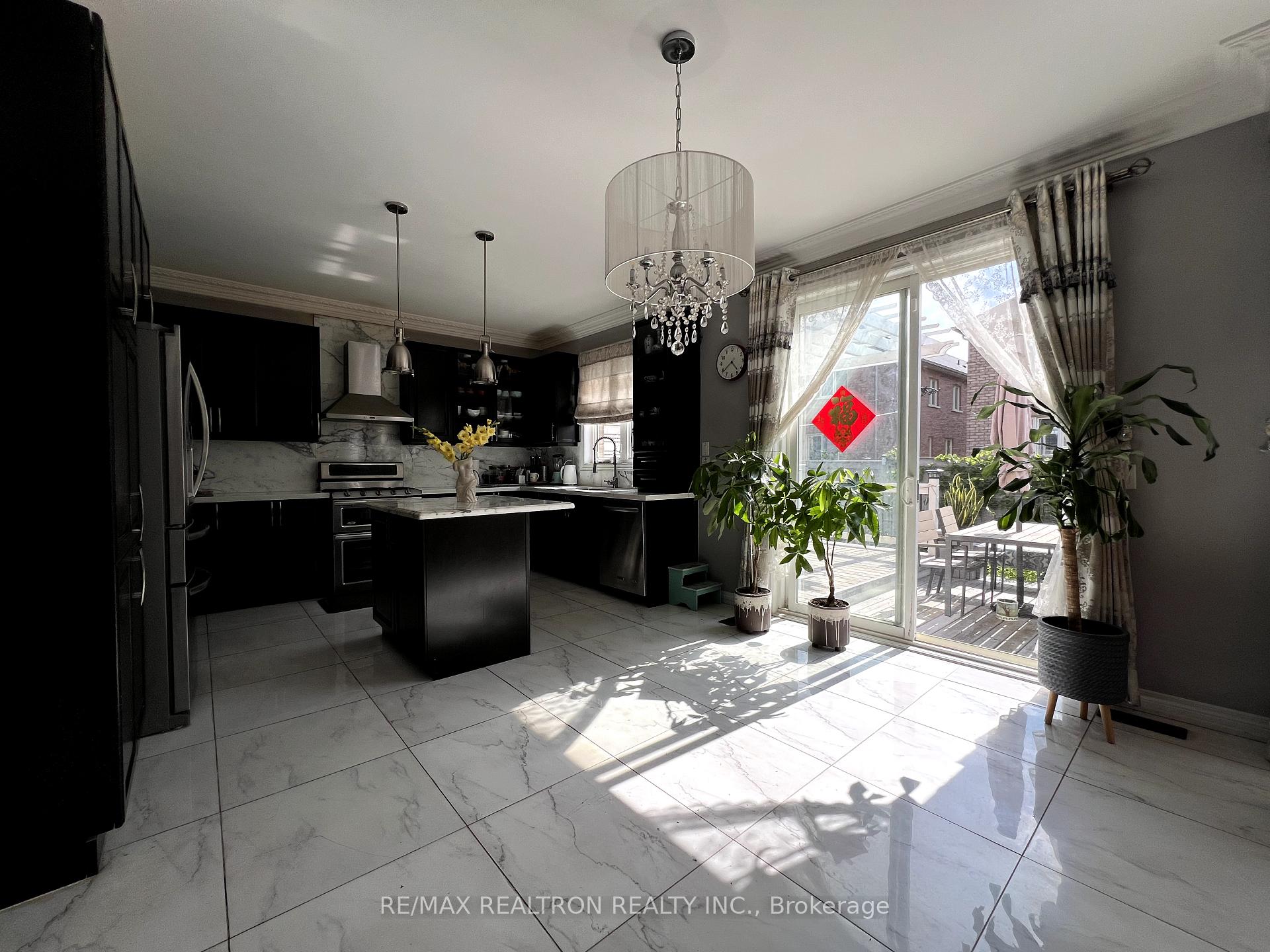 Photo 8 of 98 Greenspire Avenue, Markham, Wismer — HOMEH