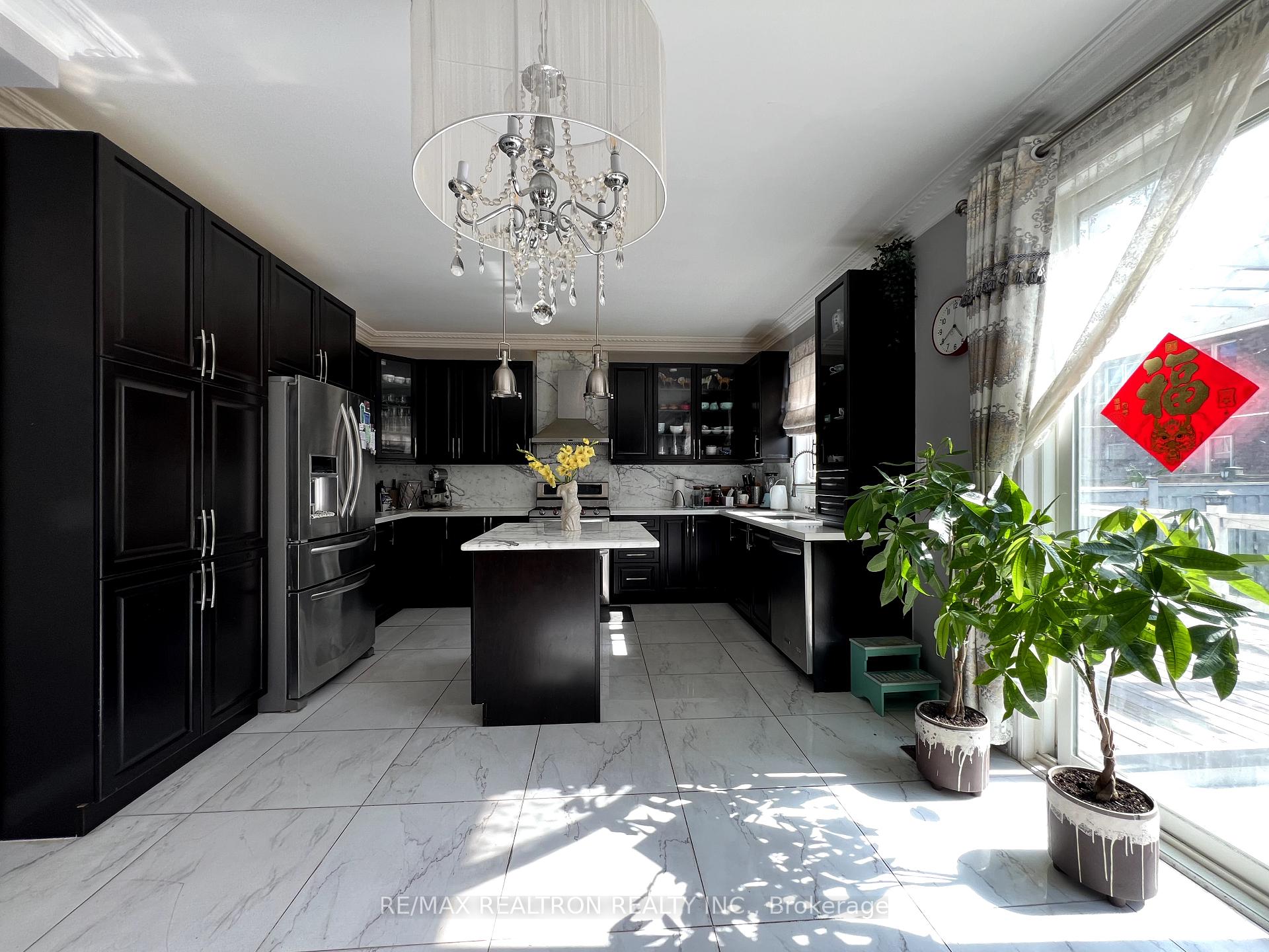 Photo 9 of 98 Greenspire Avenue, Markham, Wismer — HOMEH