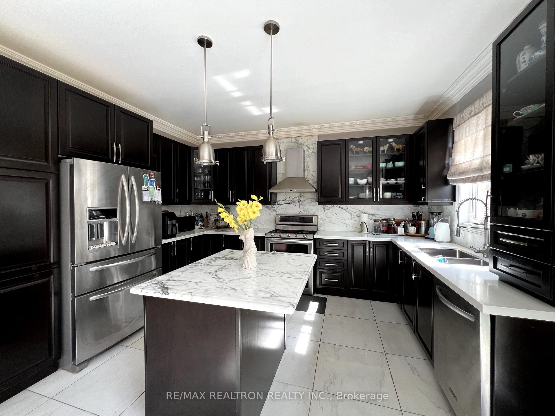 Photo 12 of 98 Greenspire Avenue, Markham, Wismer — HOMEH