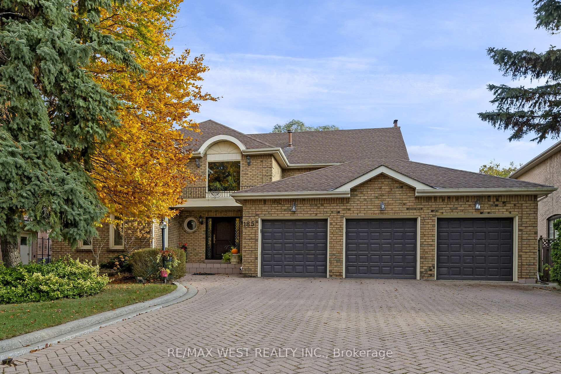 Photo 1 of 185 Dianawood Ridge, Vaughan, East Woodbridge — HOMEH
