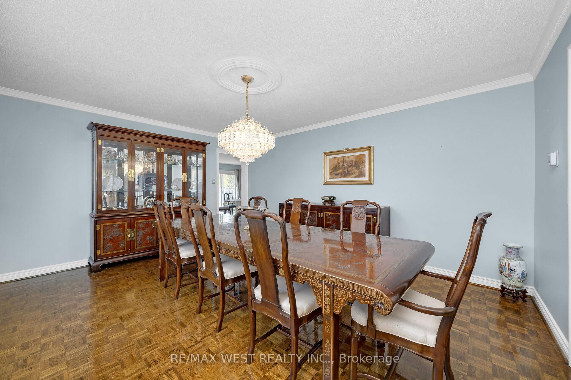 Photo 9 of 185 Dianawood Ridge, Vaughan, East Woodbridge — HOMEH