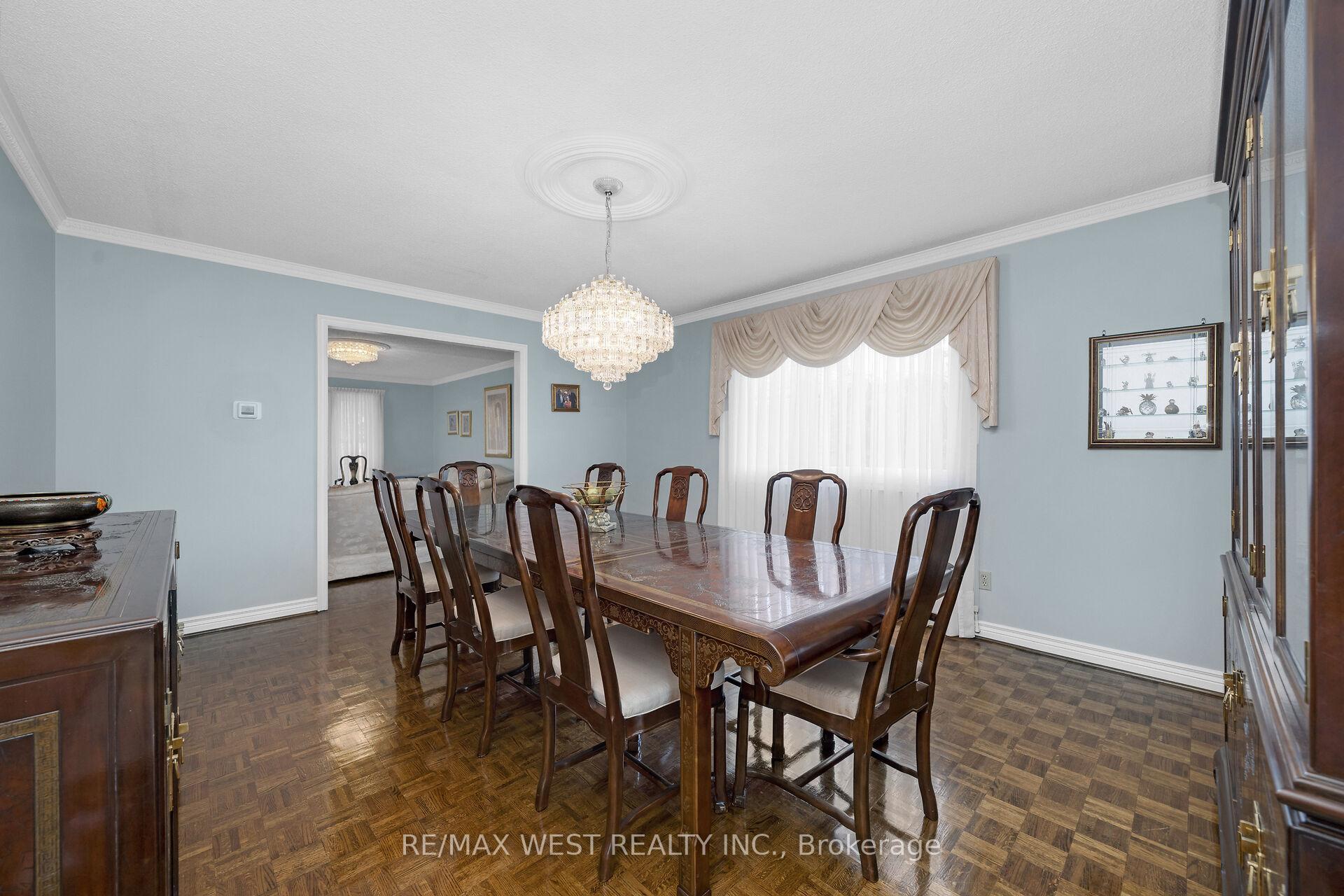 Photo 10 of 185 Dianawood Ridge, Vaughan, East Woodbridge — HOMEH