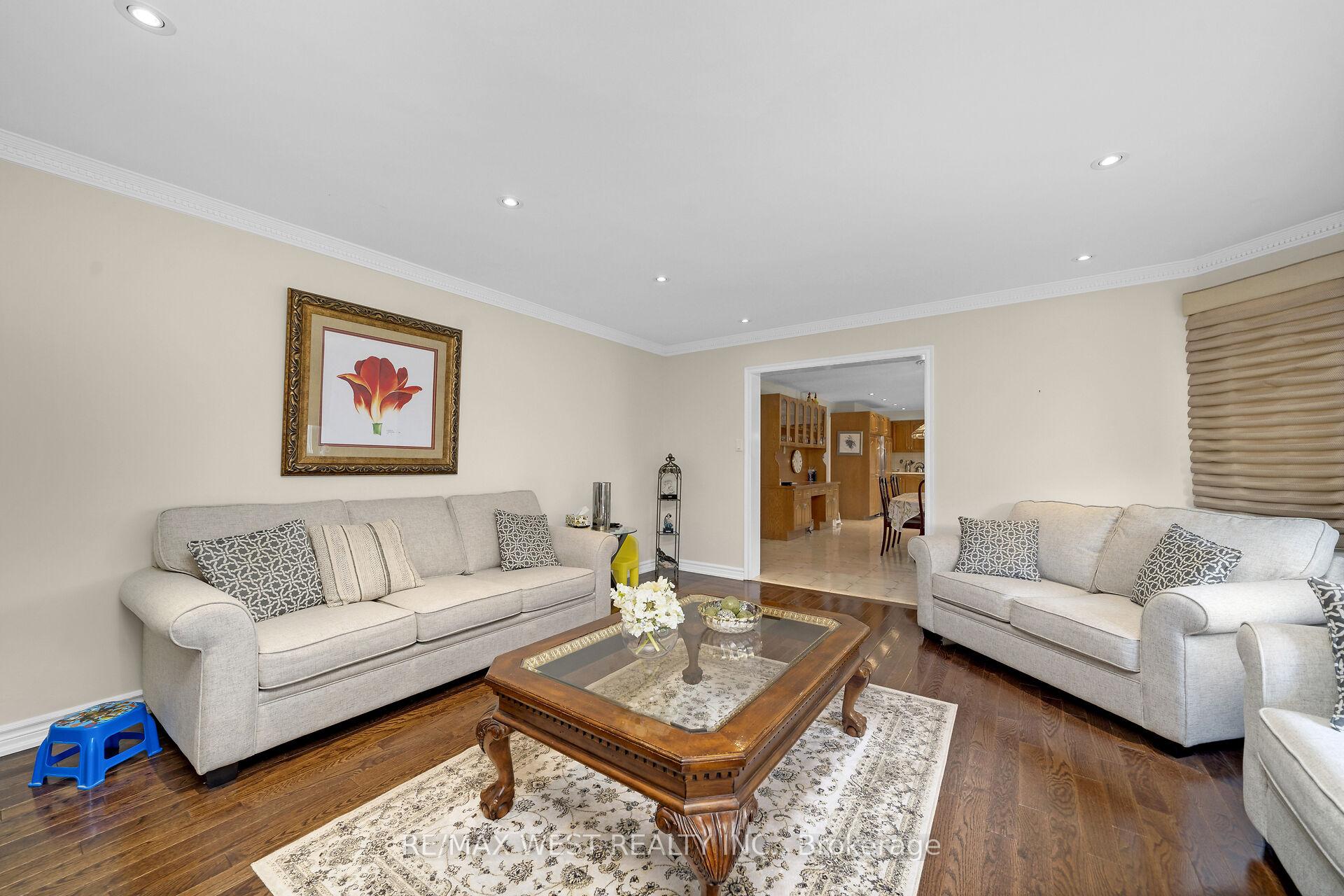 Photo 19 of 185 Dianawood Ridge, Vaughan, East Woodbridge — HOMEH