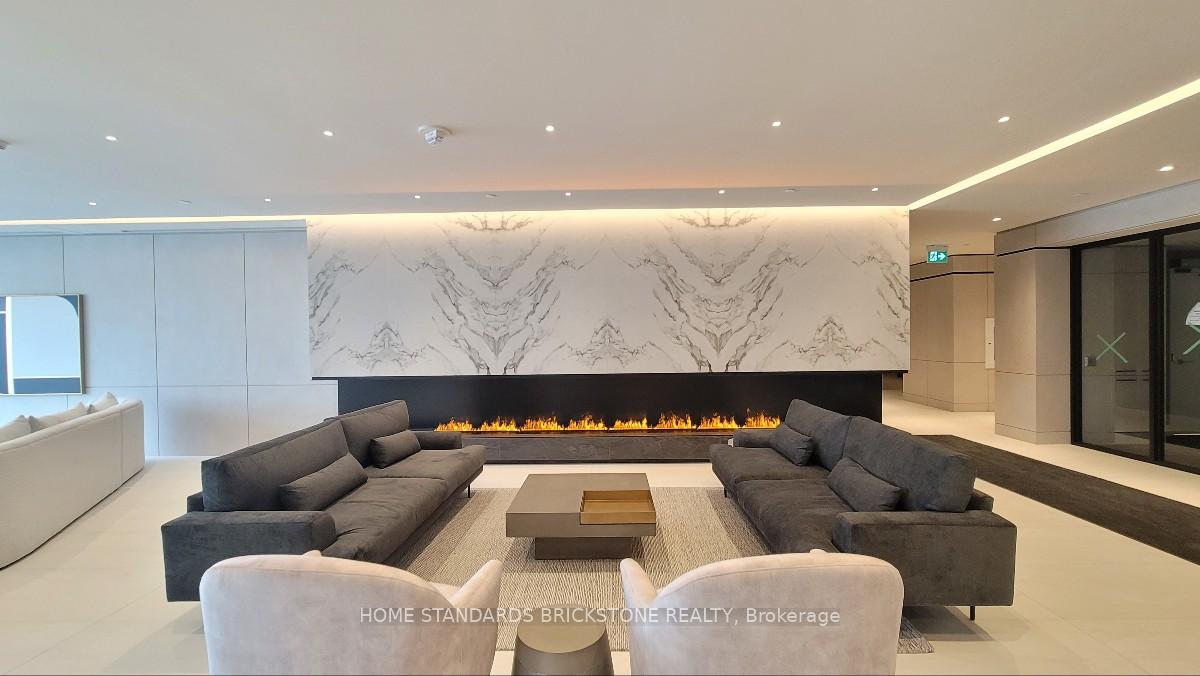 Photo 7 of Unit B625, 50 Upper Mall Way, Vaughan, Brownridge — HOMEH