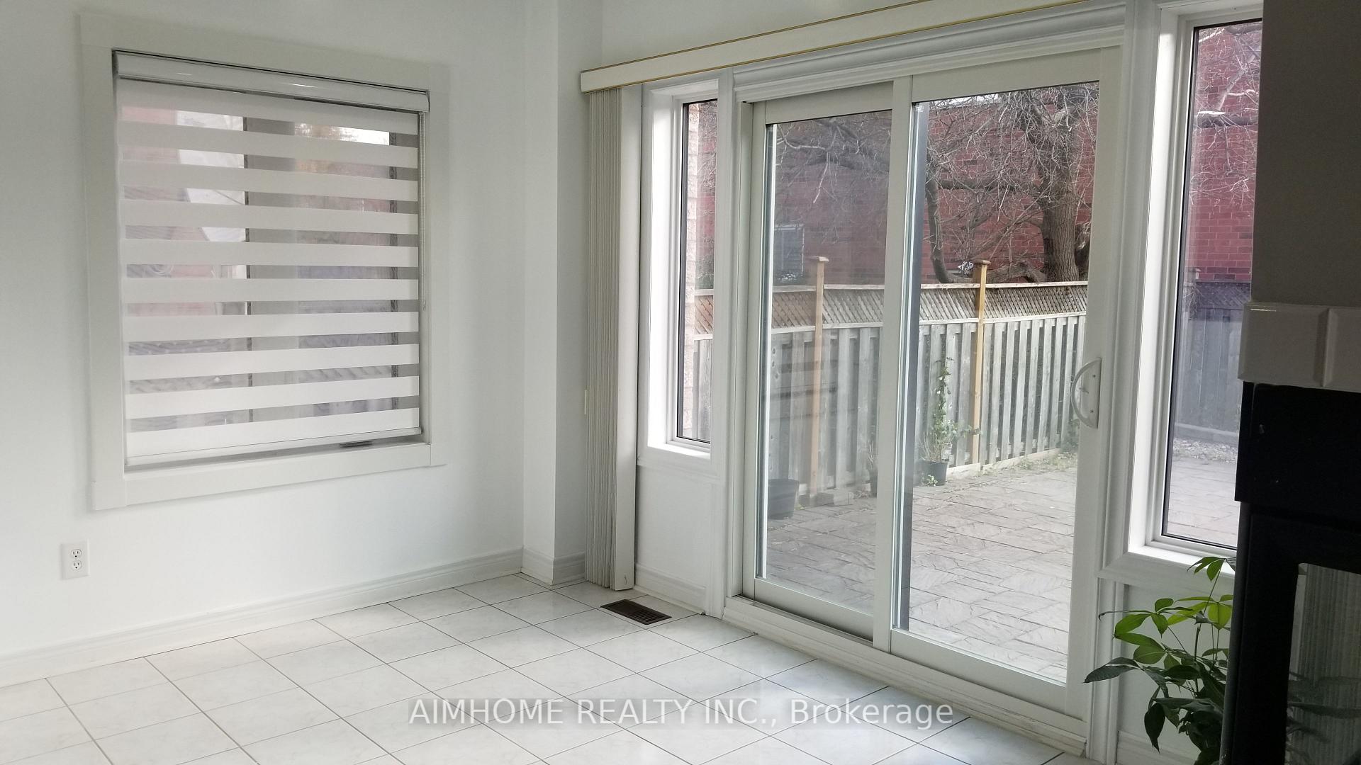 Photo 5 of 78 Alpine Crescent, Richmond Hill, Rouge Woods — HOMEH