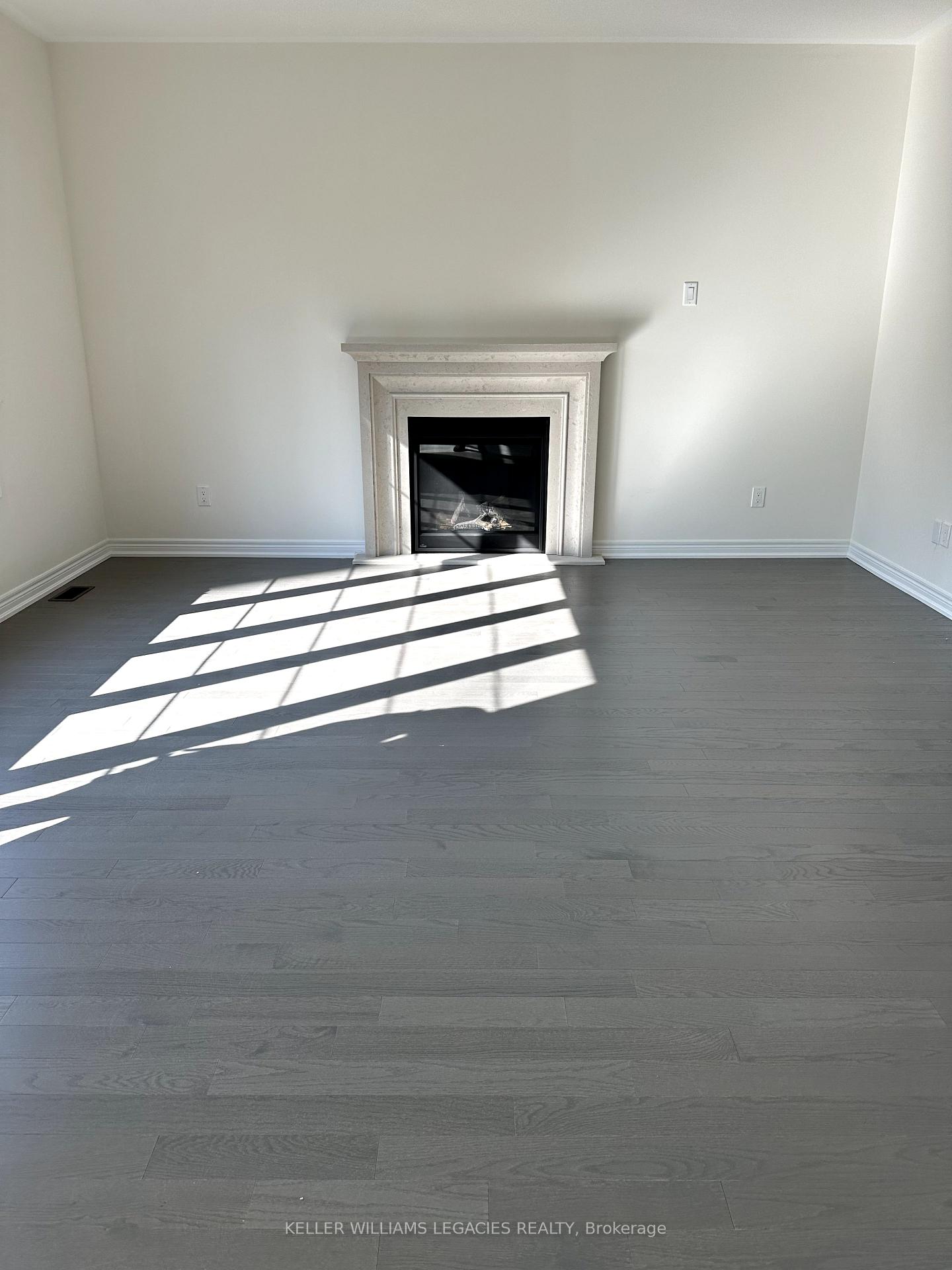 Photo 5 of 1412 Davis Loop N, Innisfil, Lefroy — HOMEH