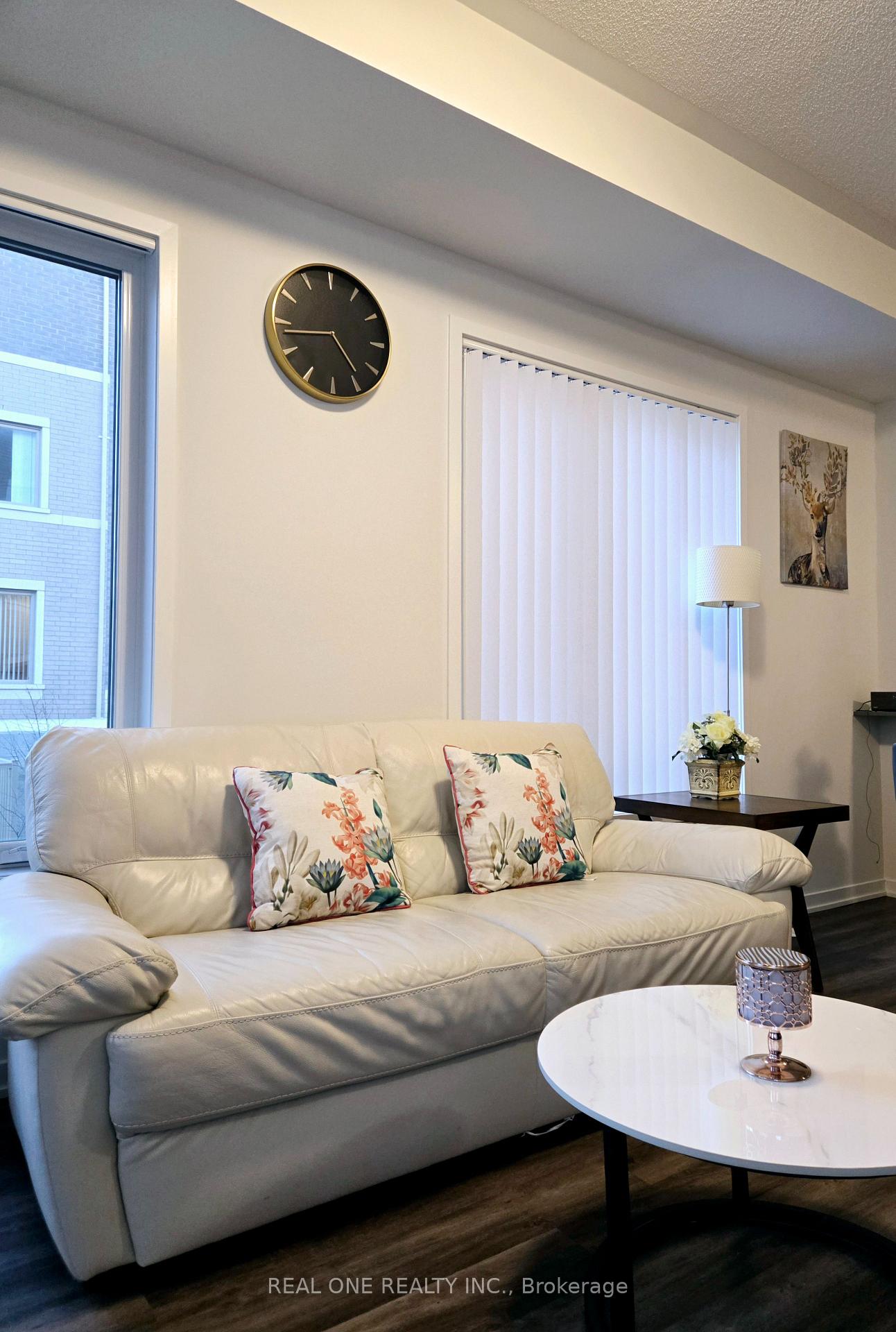 Photo 2 of Unit TH 291, 140 Honeycrisp Crescent, Vaughan, Vaughan Corporate Centre — HOMEH