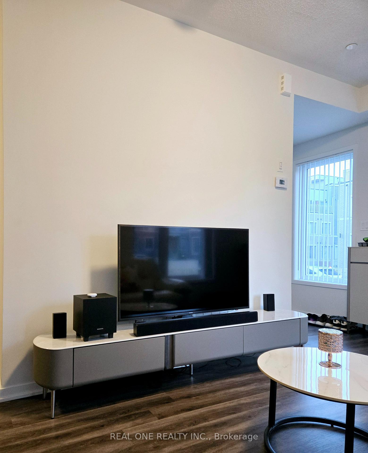 Photo 3 of Unit TH 291, 140 Honeycrisp Crescent, Vaughan, Vaughan Corporate Centre — HOMEH