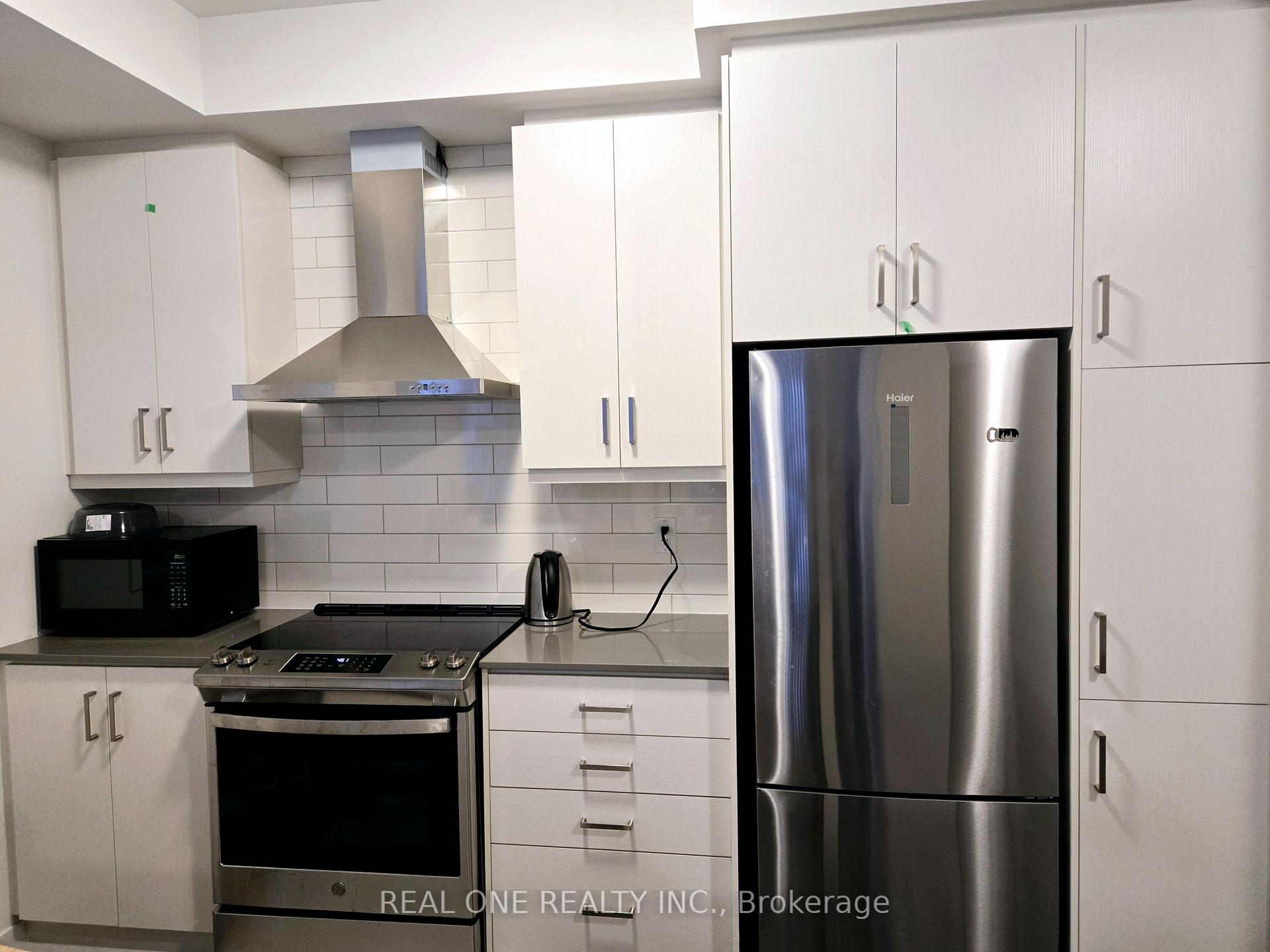 Photo 4 of Unit TH 291, 140 Honeycrisp Crescent, Vaughan, Vaughan Corporate Centre — HOMEH