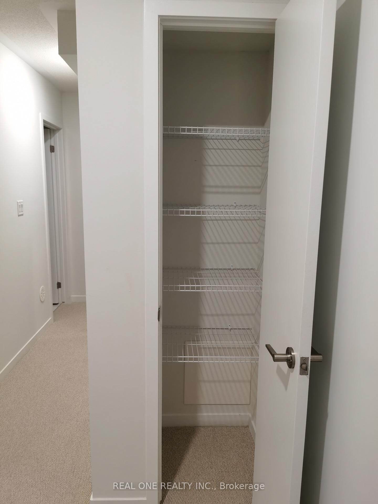 Photo 11 of Unit TH 291, 140 Honeycrisp Crescent, Vaughan, Vaughan Corporate Centre — HOMEH
