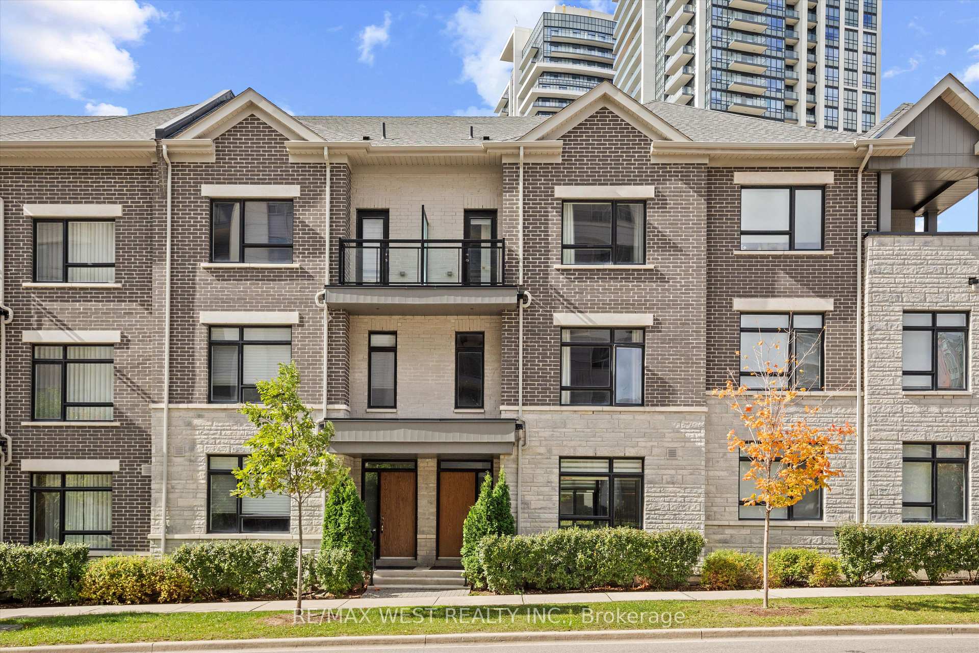 Photo 1 of 60 Saddlecreek Drive, Markham, Commerce Valley — HOMEH