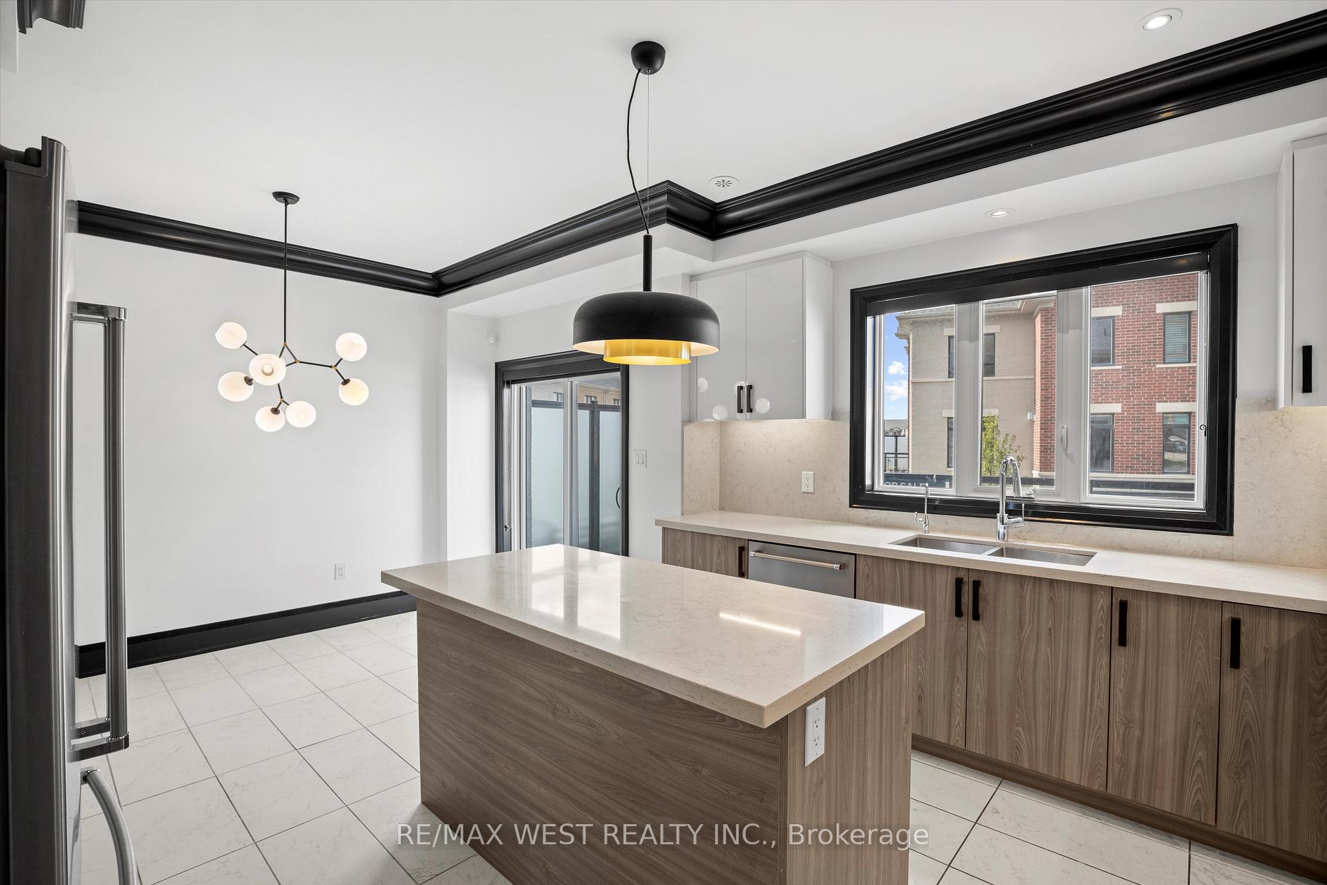 Photo 12 of 60 Saddlecreek Drive, Markham, Commerce Valley — HOMEH