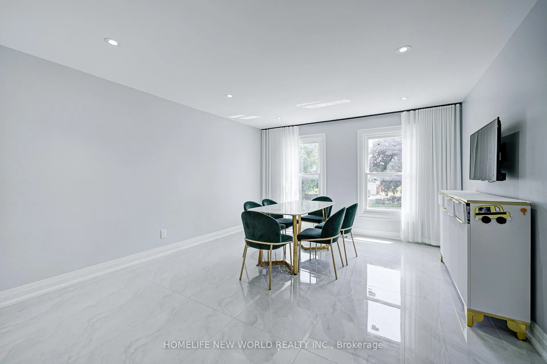 Photo 9 of Unit Main & 2nd, 32 Briarwood Road, Markham, Unionville — HOMEH