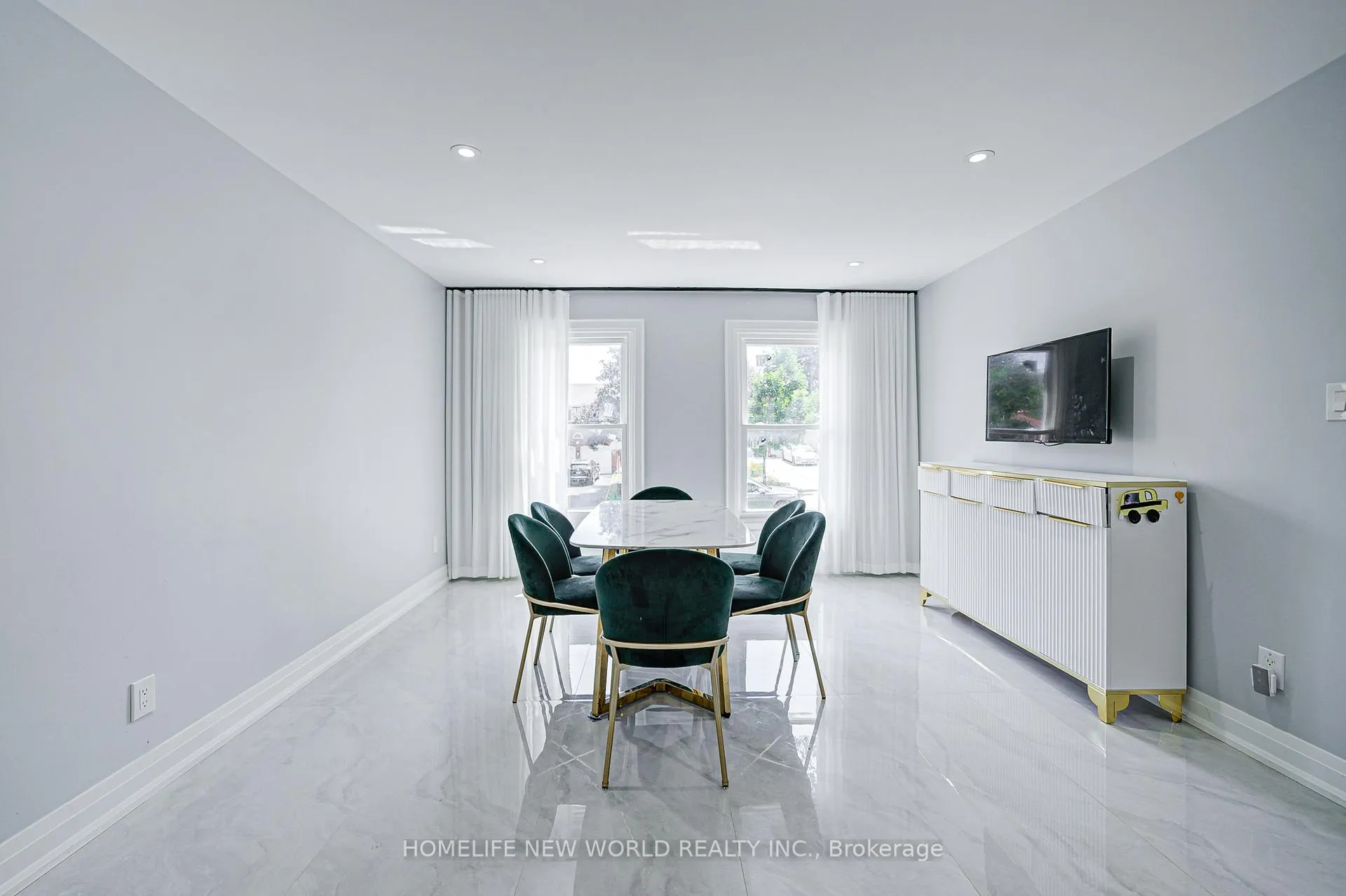 Photo 10 of Unit Main & 2nd, 32 Briarwood Road, Markham, Unionville — HOMEH