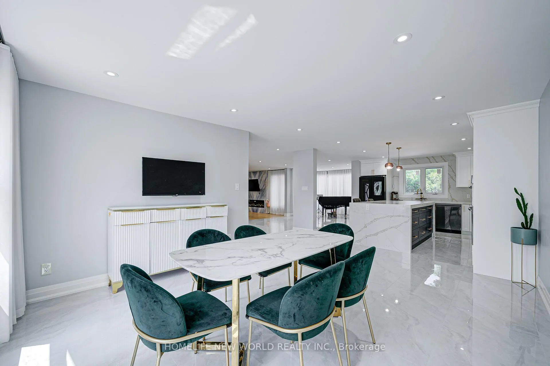 Photo 12 of Unit Main & 2nd, 32 Briarwood Road, Markham, Unionville — HOMEH