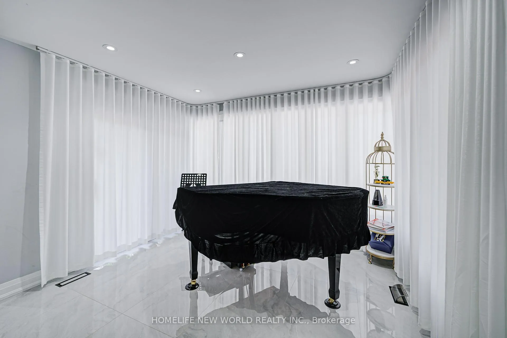 Photo 17 of Unit Main & 2nd, 32 Briarwood Road, Markham, Unionville — HOMEH