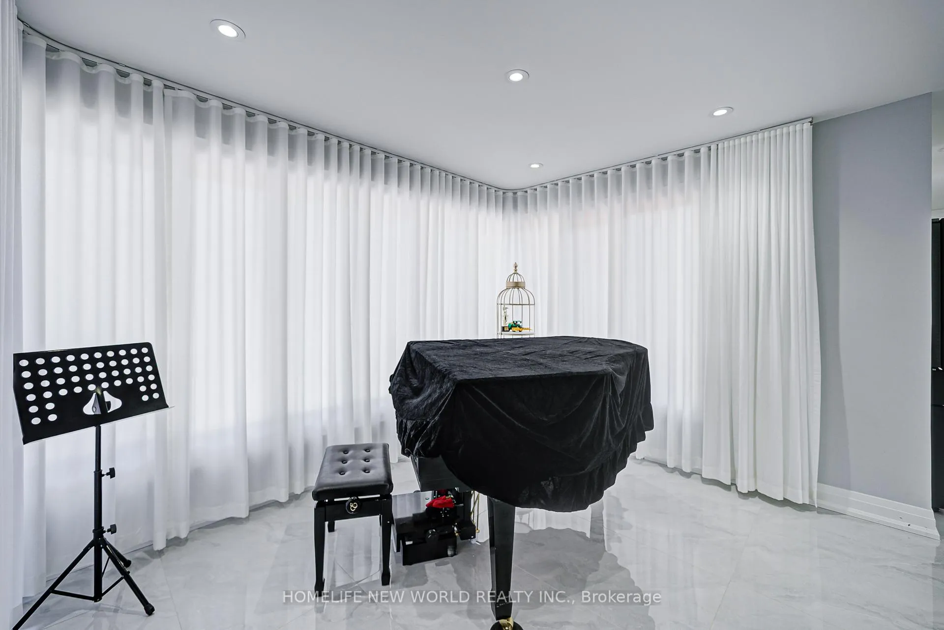 Photo 18 of Unit Main & 2nd, 32 Briarwood Road, Markham, Unionville — HOMEH