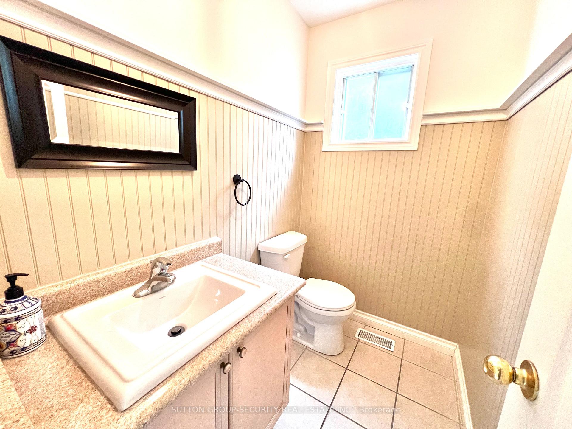 Photo 4 of 16 Daniele Avenue N, New Tecumseth, Beeton — HOMEH