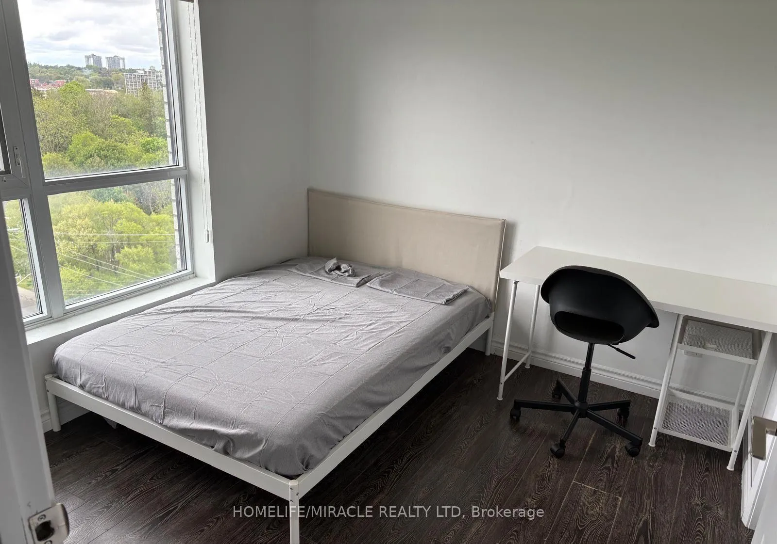 Photo 4 of Unit [Tower-2] 903, 158 King Street, Waterloo — HOMEH
