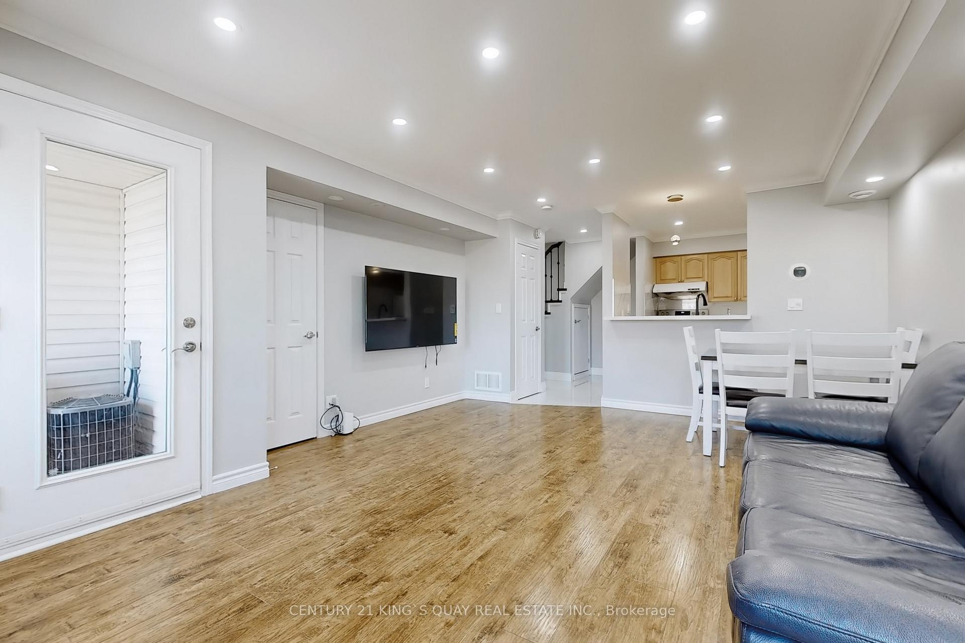 Photo 6 of 81 Sunrise Drive, Markham, Milliken Mills East — HOMEH