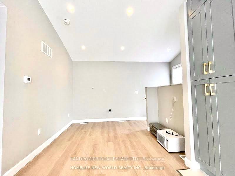 Photo 5 of 17 West Normandy Drive, Markham, Cornell — HOMEH
