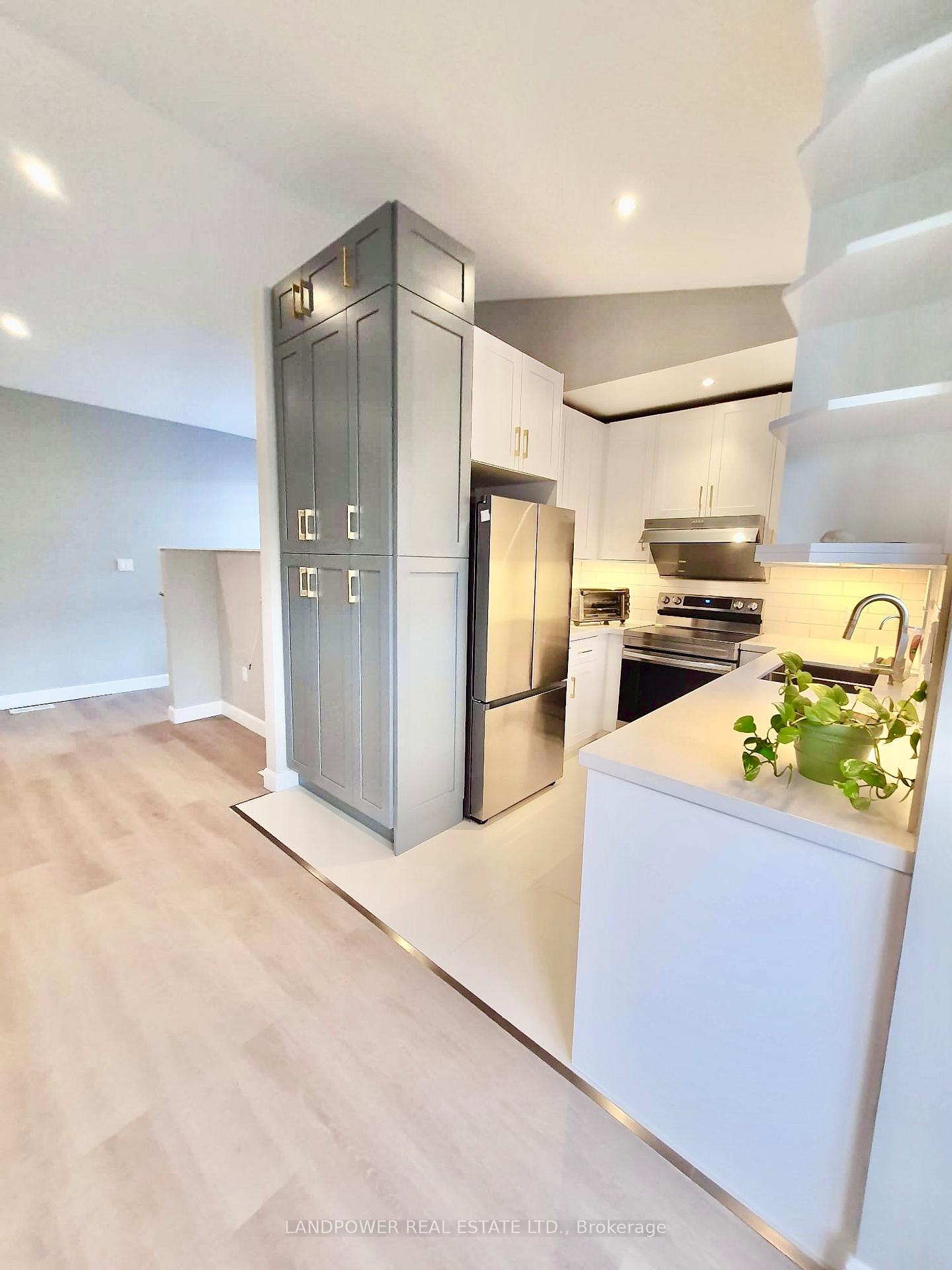 Photo 7 of 17 West Normandy Drive, Markham, Cornell — HOMEH