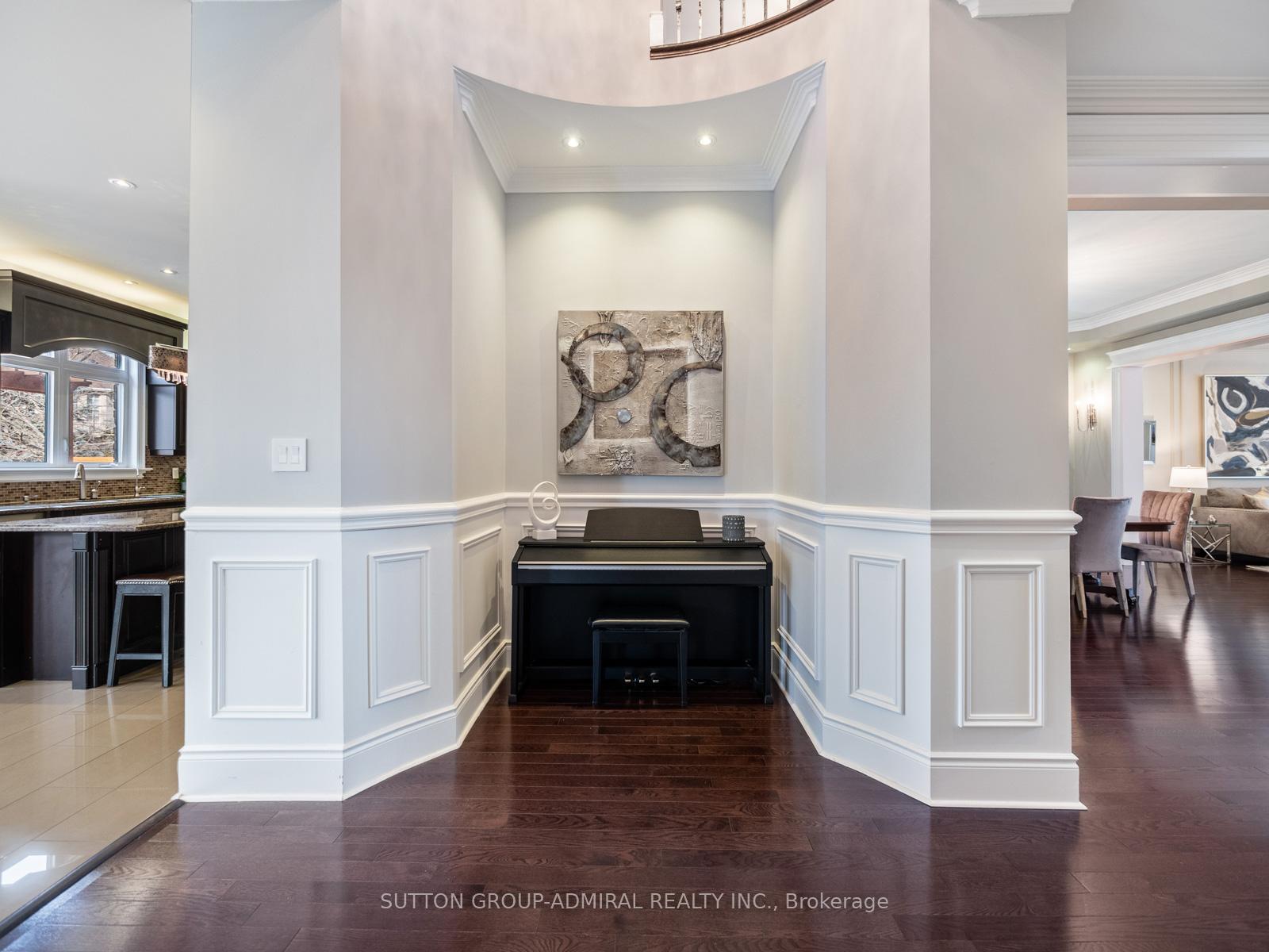Photo 5 of 56 Antonini Court, Vaughan, Rural Vaughan — HOMEH