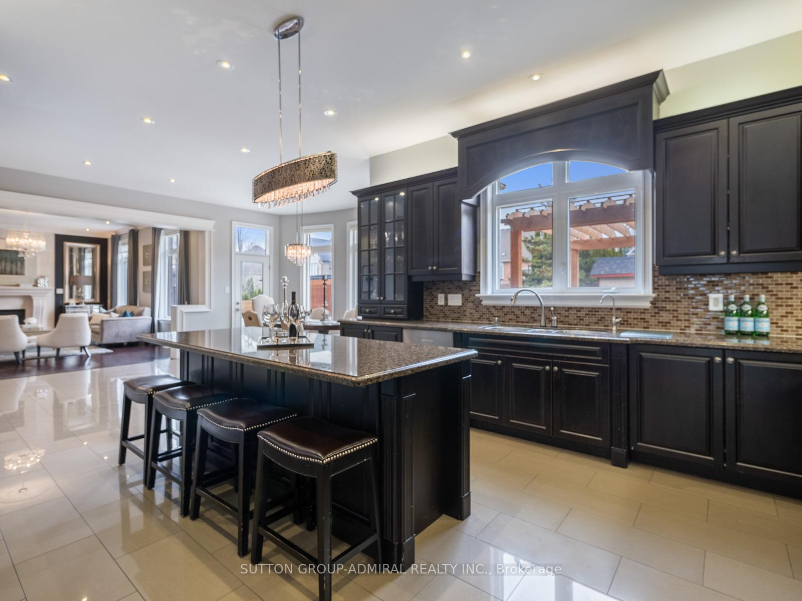 Photo 8 of 56 Antonini Court, Vaughan, Rural Vaughan — HOMEH
